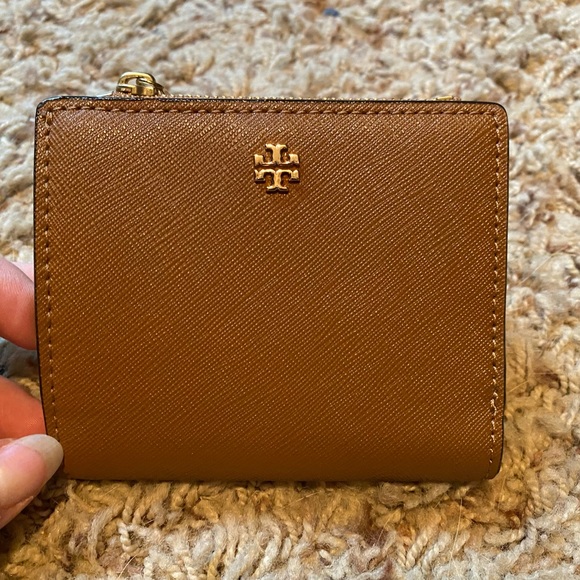 Tory Burch Handbags - Tory Burch Robinson Mini Wallet